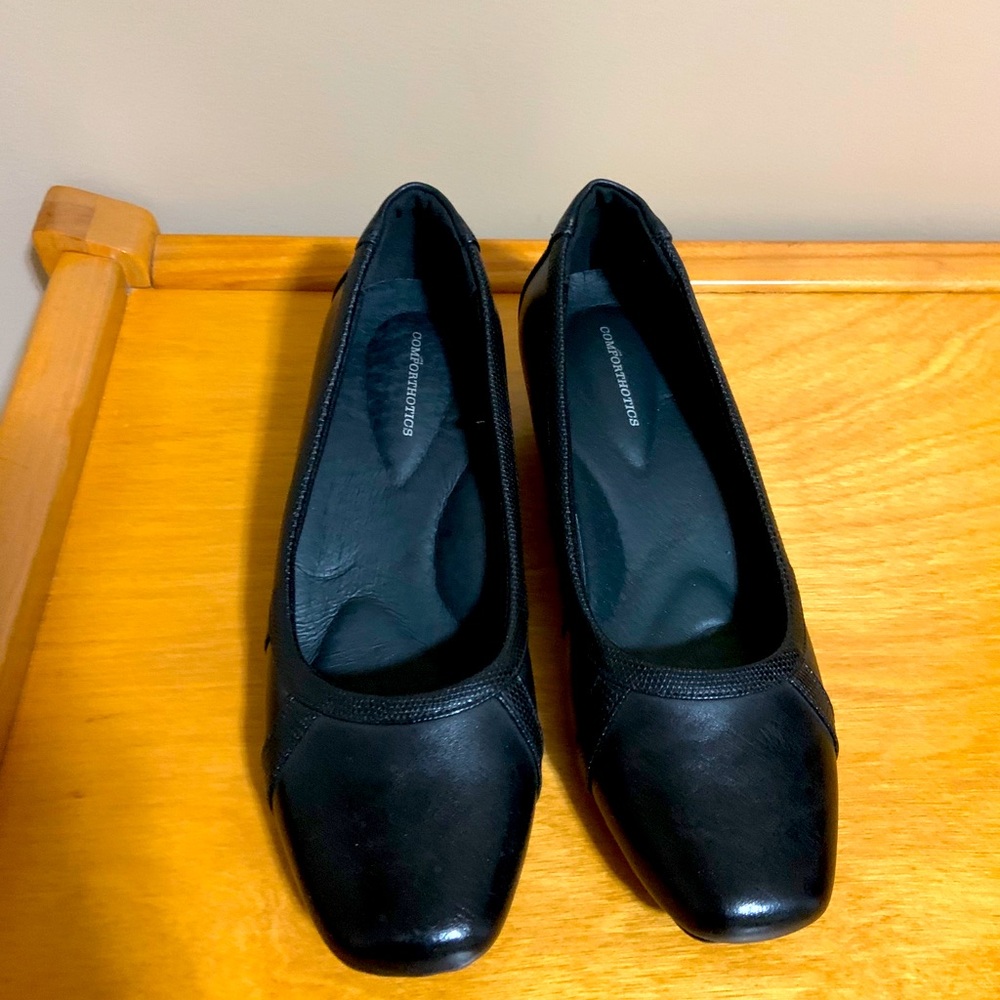 Pumps - Picture 1 of 3